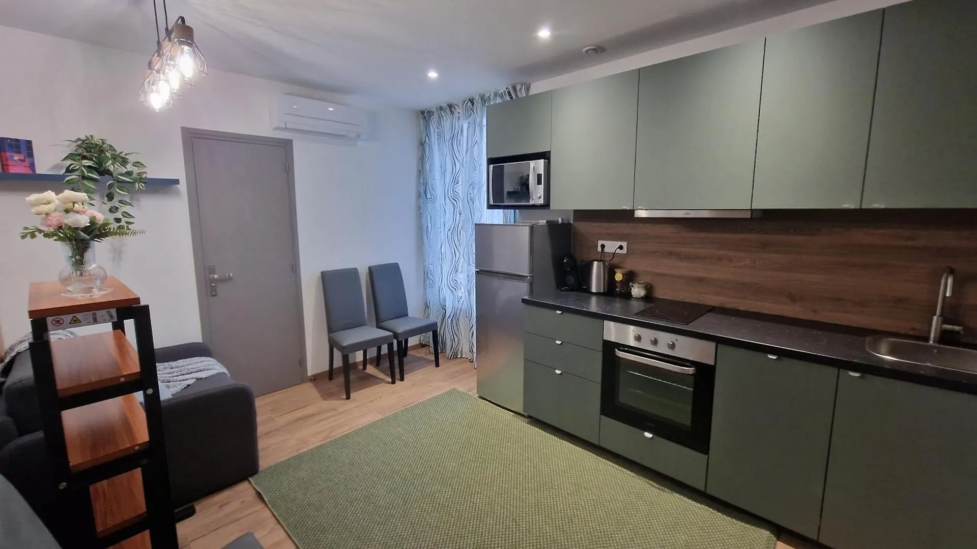 Maison D'Hotes Avec 3 Appartements Et Un Studio Viry-Chatillon 0*,  France